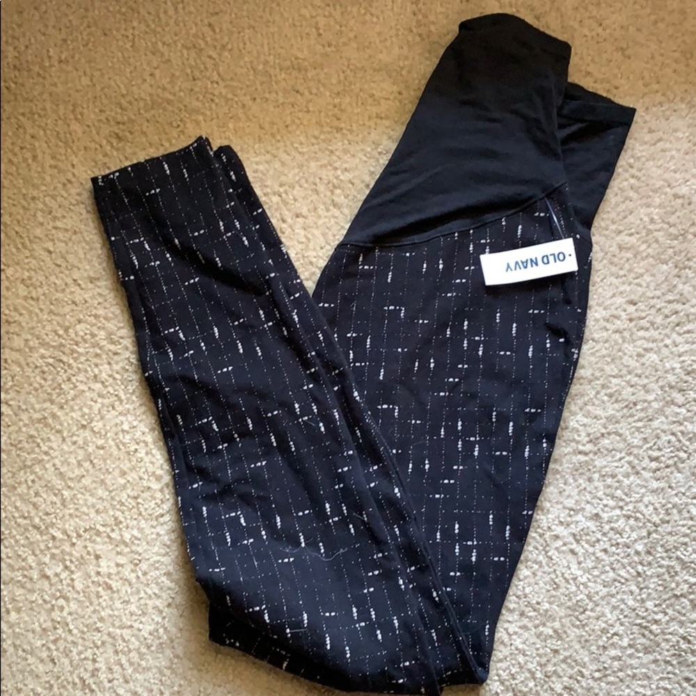 Old Navy Maternity active pants NWT!